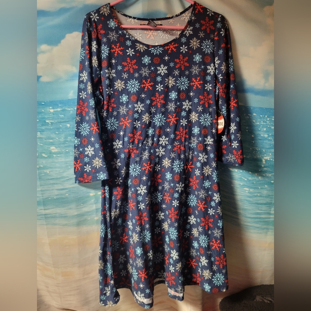 Just One NWT holiday Dress Womens  Snowflakes Size‎ Medium